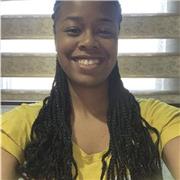 Trabajo de medio tiempo como niñera ayudando con las tareas escolares